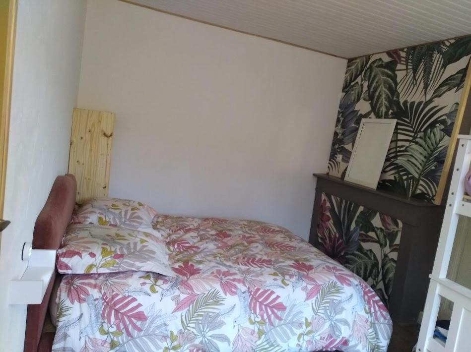 Appartement Cozy Dans Maison Privee Tauves Exterior foto